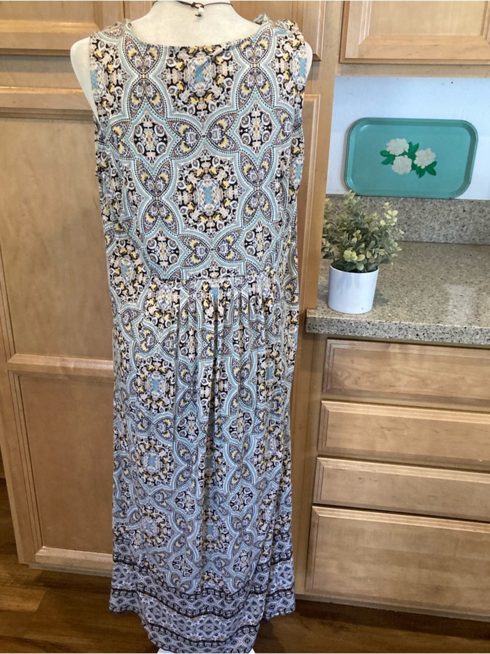 J. Jill Sleeveless Maxi Dress in Cream and Light Blue Paisley - Picture 6 of 7